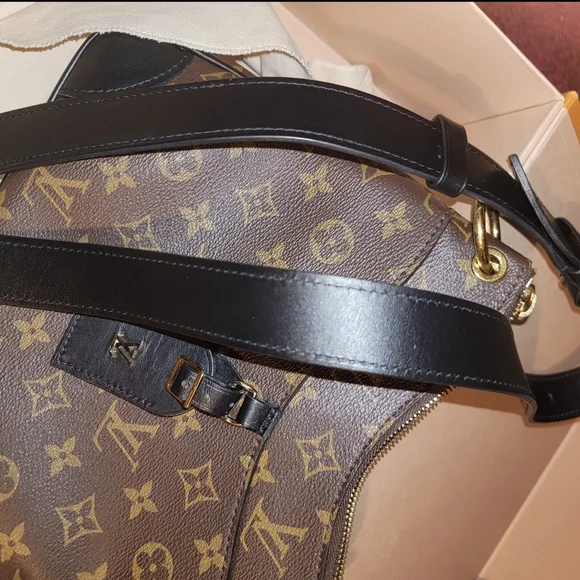 **SOLD**Authentic Louis Vuitton Odeon PM - Picture 10 of 13